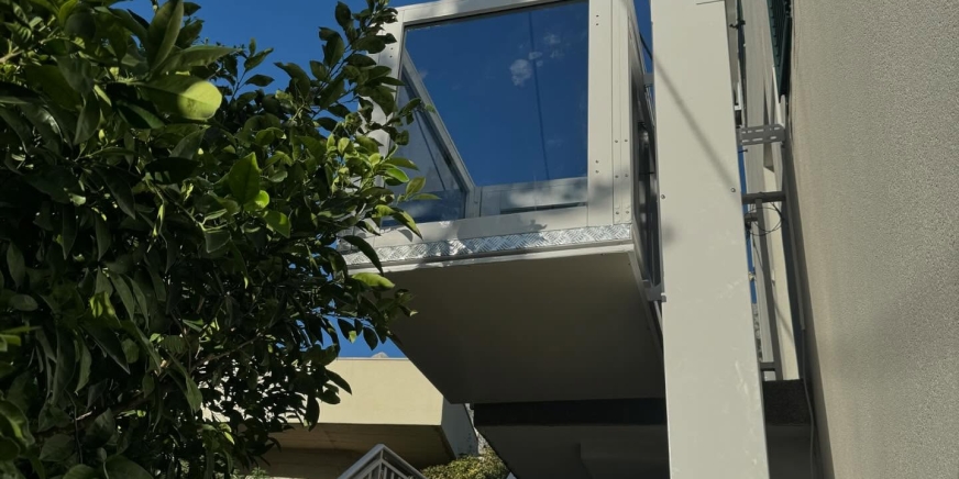 Makarska: kućna invalidska platforma za siguran i samostalan pristup