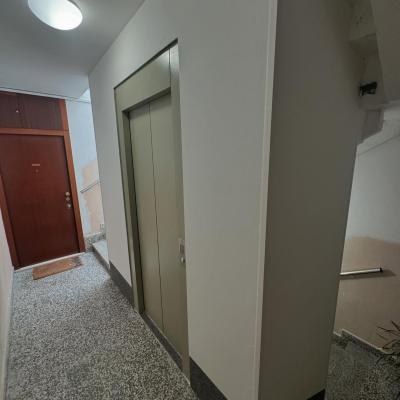 Ugradnja lifta u usko stubište